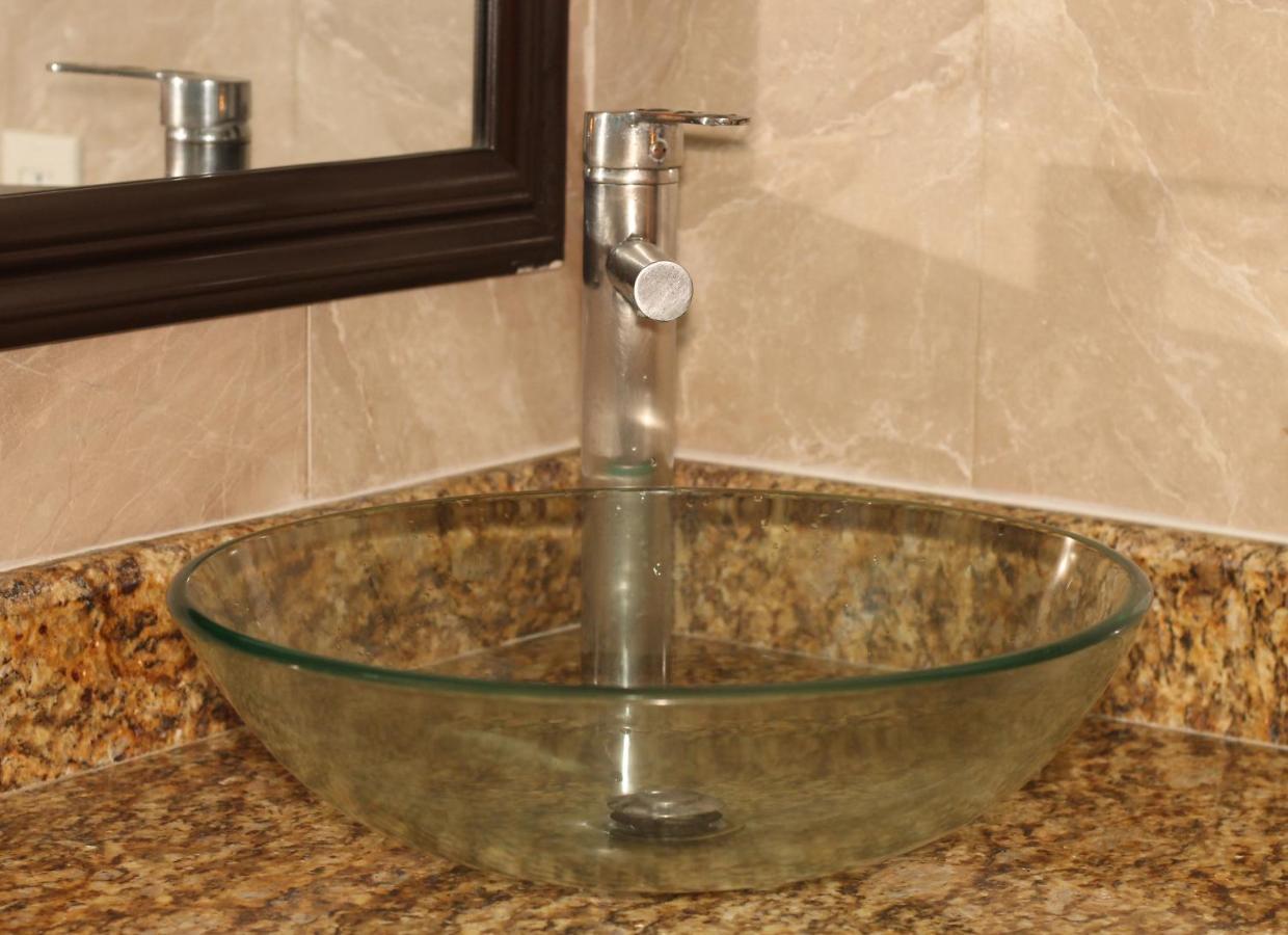Papagayo Hotel Boutique Playa del Carmen Zewnętrze zdjęcie A vessel sink